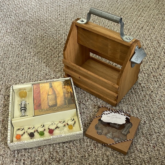 Beer & Wine Gift Set - NWOT - Picture 2 of 9